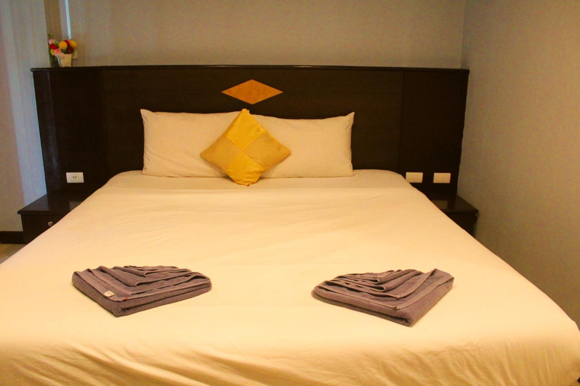 Hollywood Inn Hotel Patong Eksteriør billede
