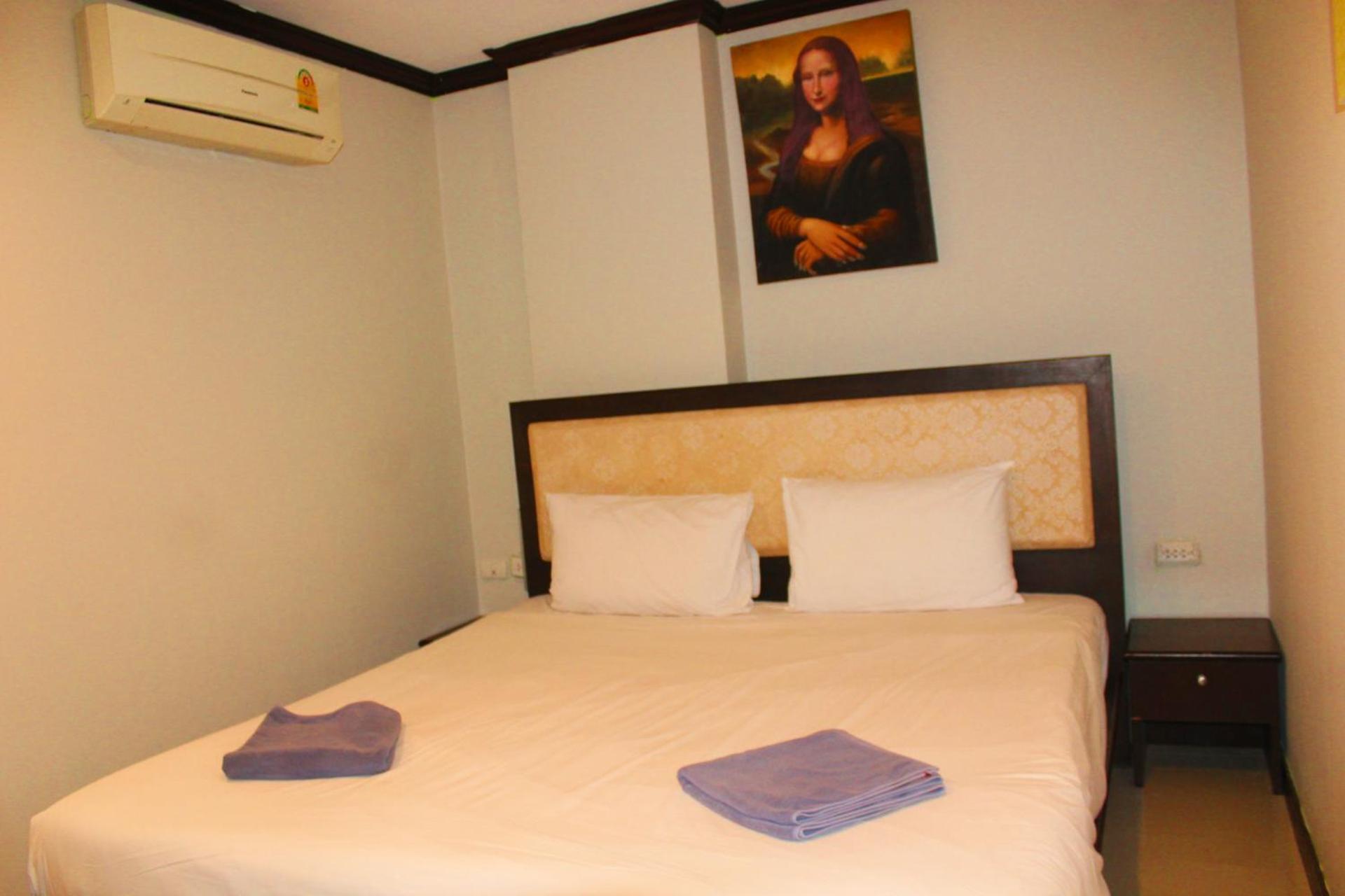 Hollywood Inn Hotel Patong Eksteriør billede
