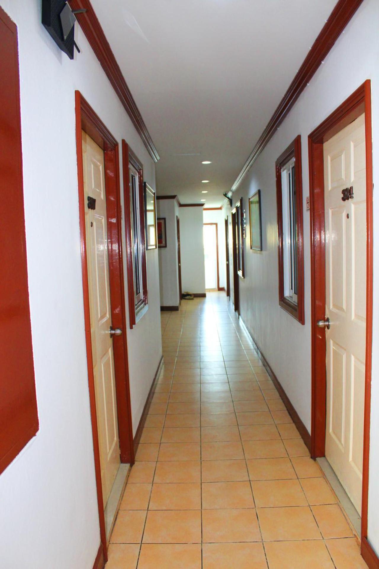 Hollywood Inn Hotel Patong Eksteriør billede