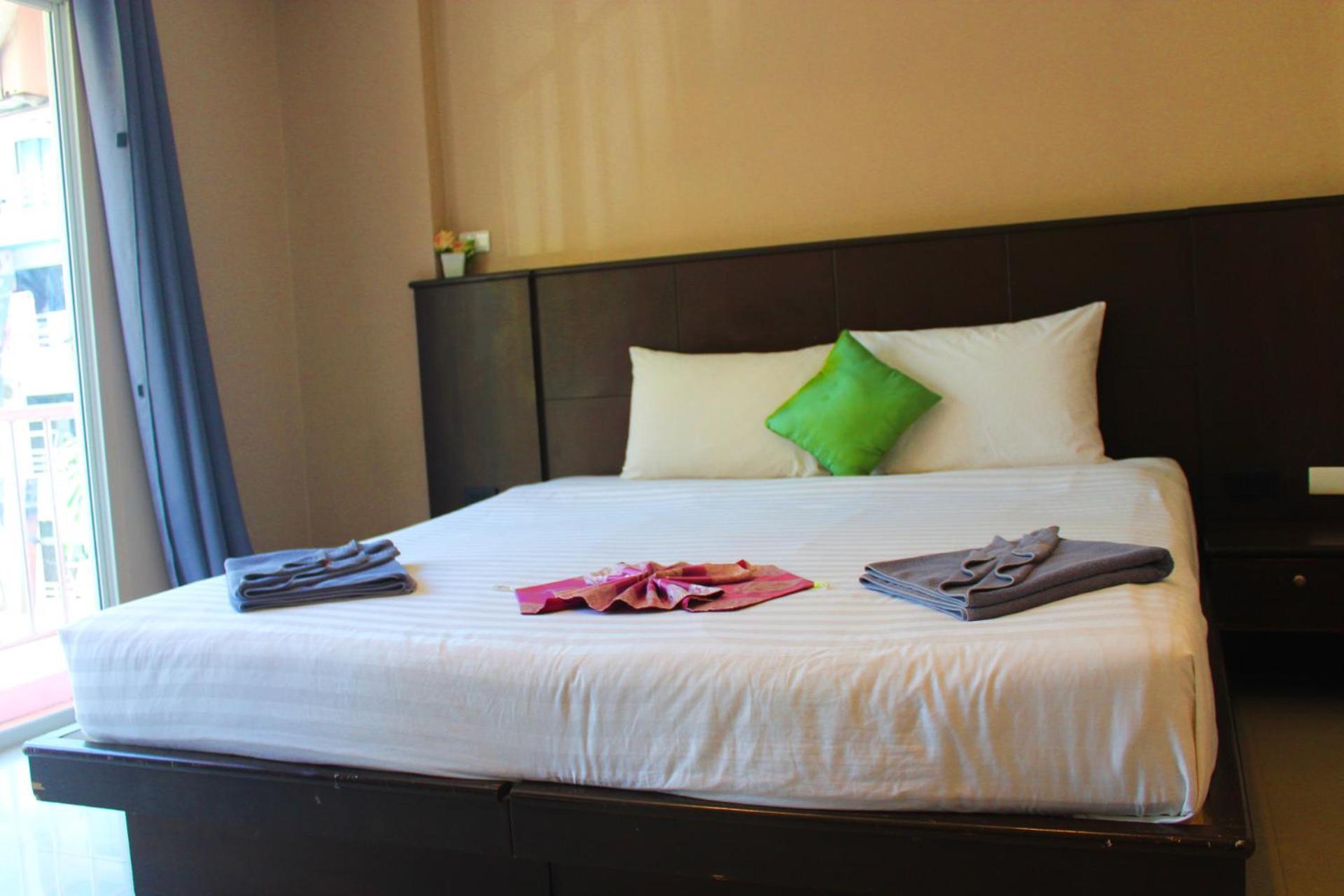 Hollywood Inn Hotel Patong Eksteriør billede