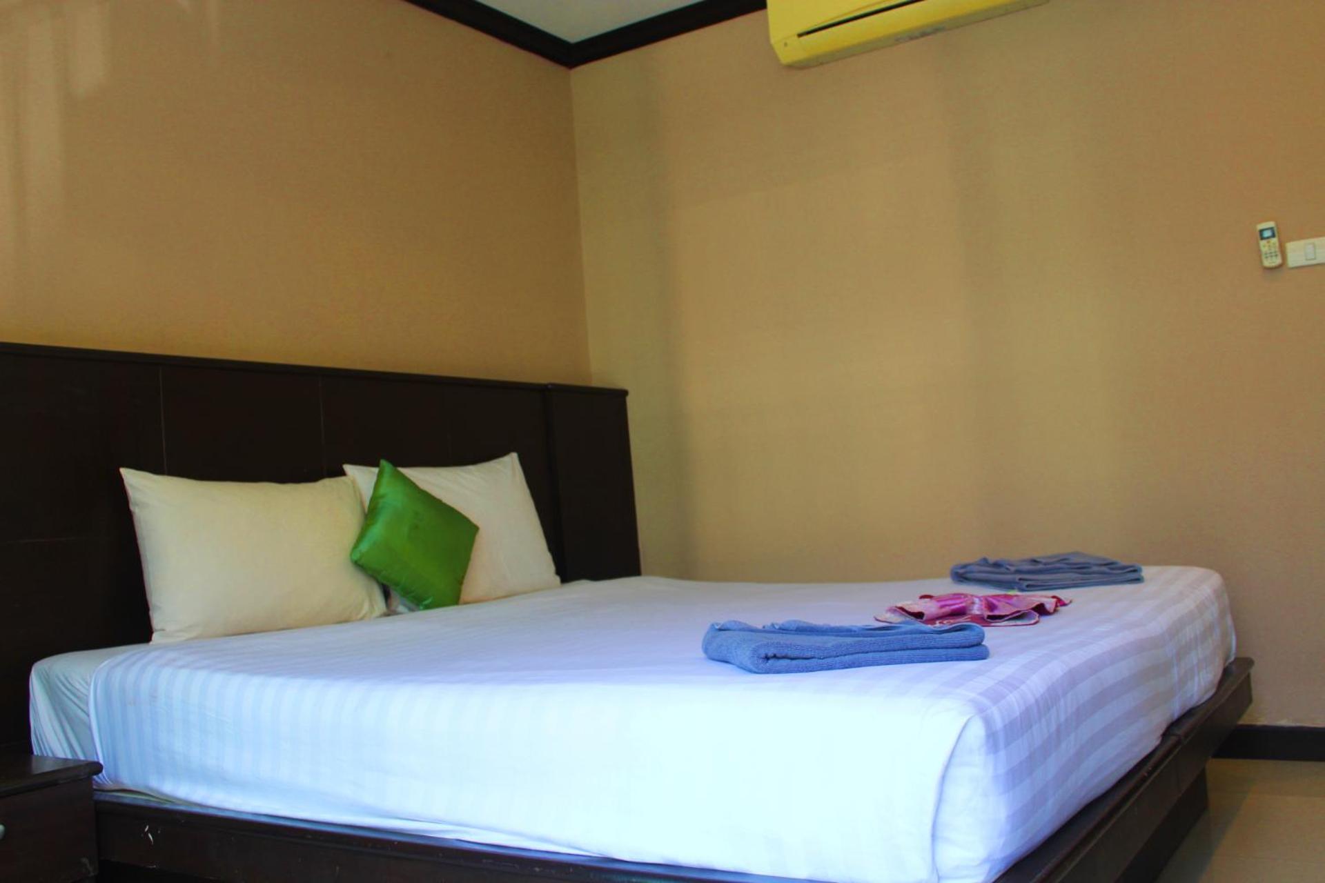 Hollywood Inn Hotel Patong Eksteriør billede