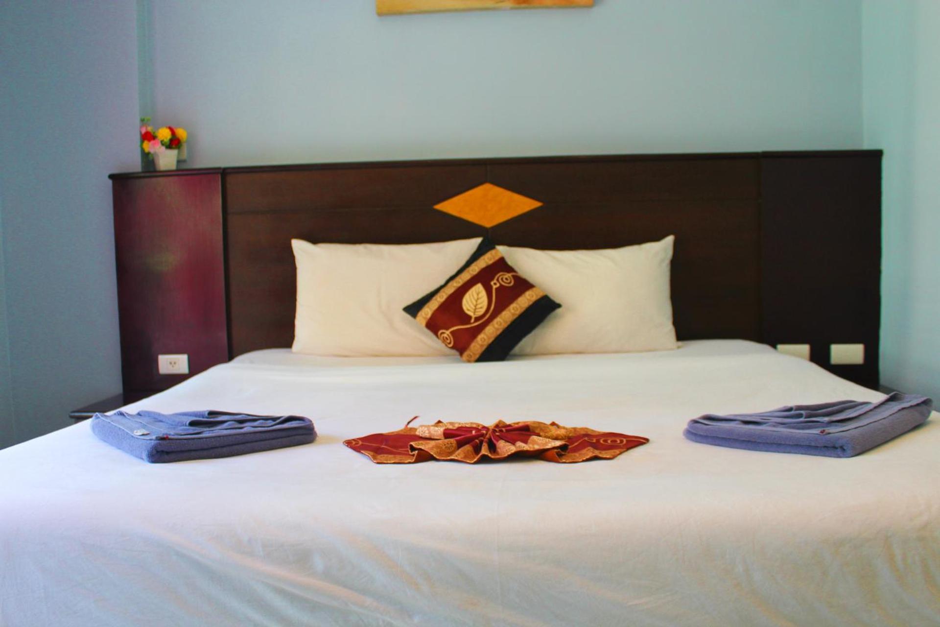 Hollywood Inn Hotel Patong Eksteriør billede