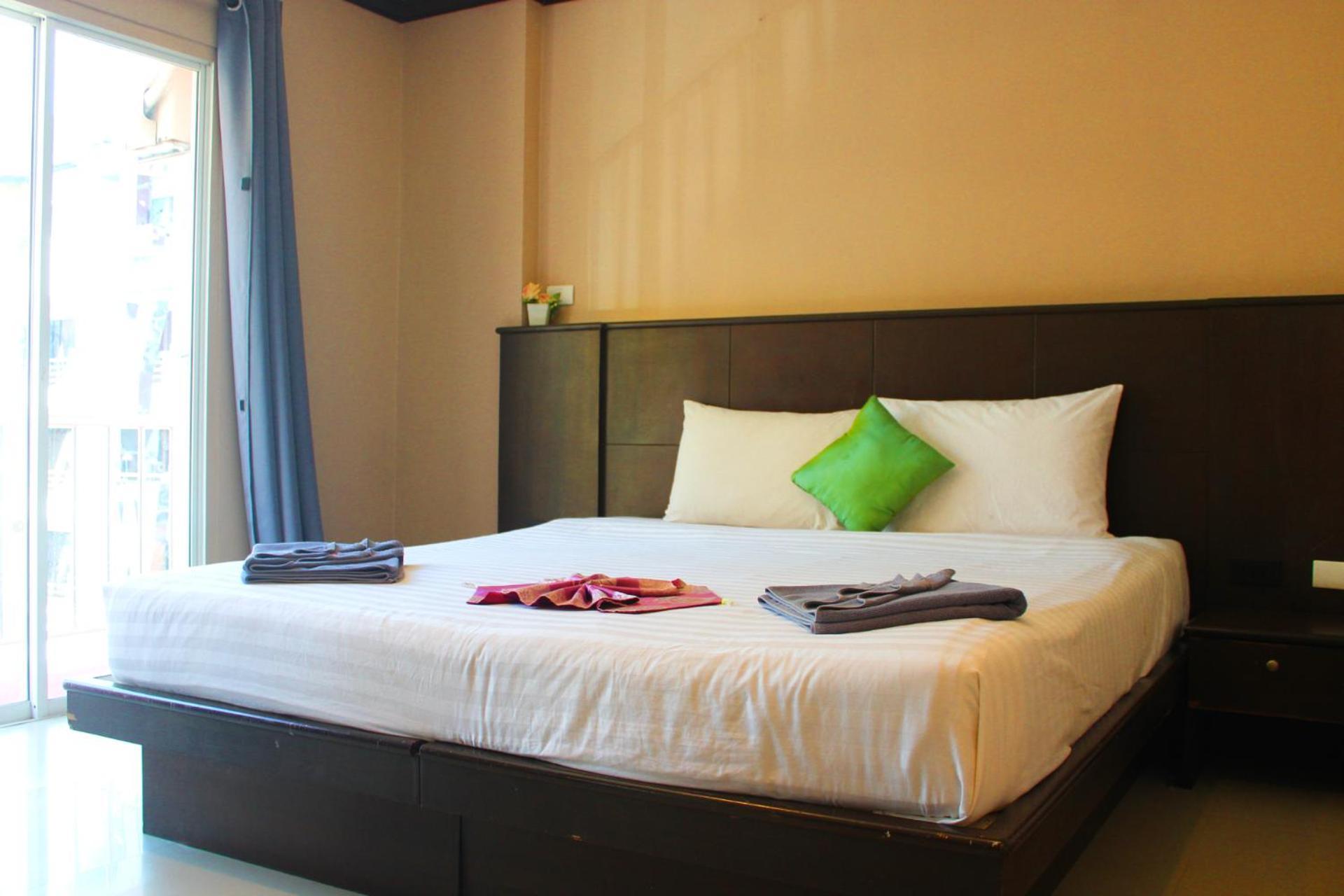 Hollywood Inn Hotel Patong Eksteriør billede