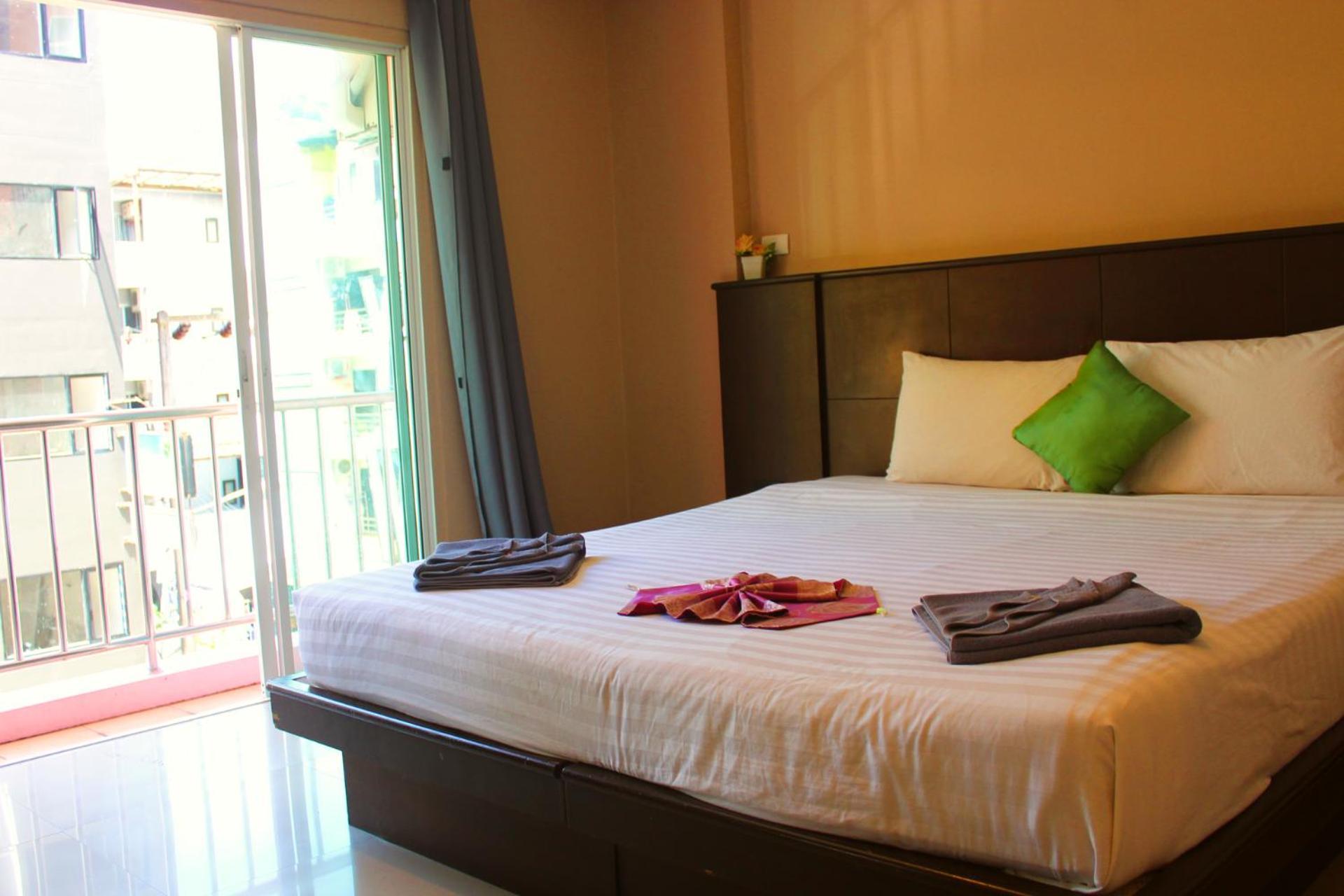 Hollywood Inn Hotel Patong Eksteriør billede