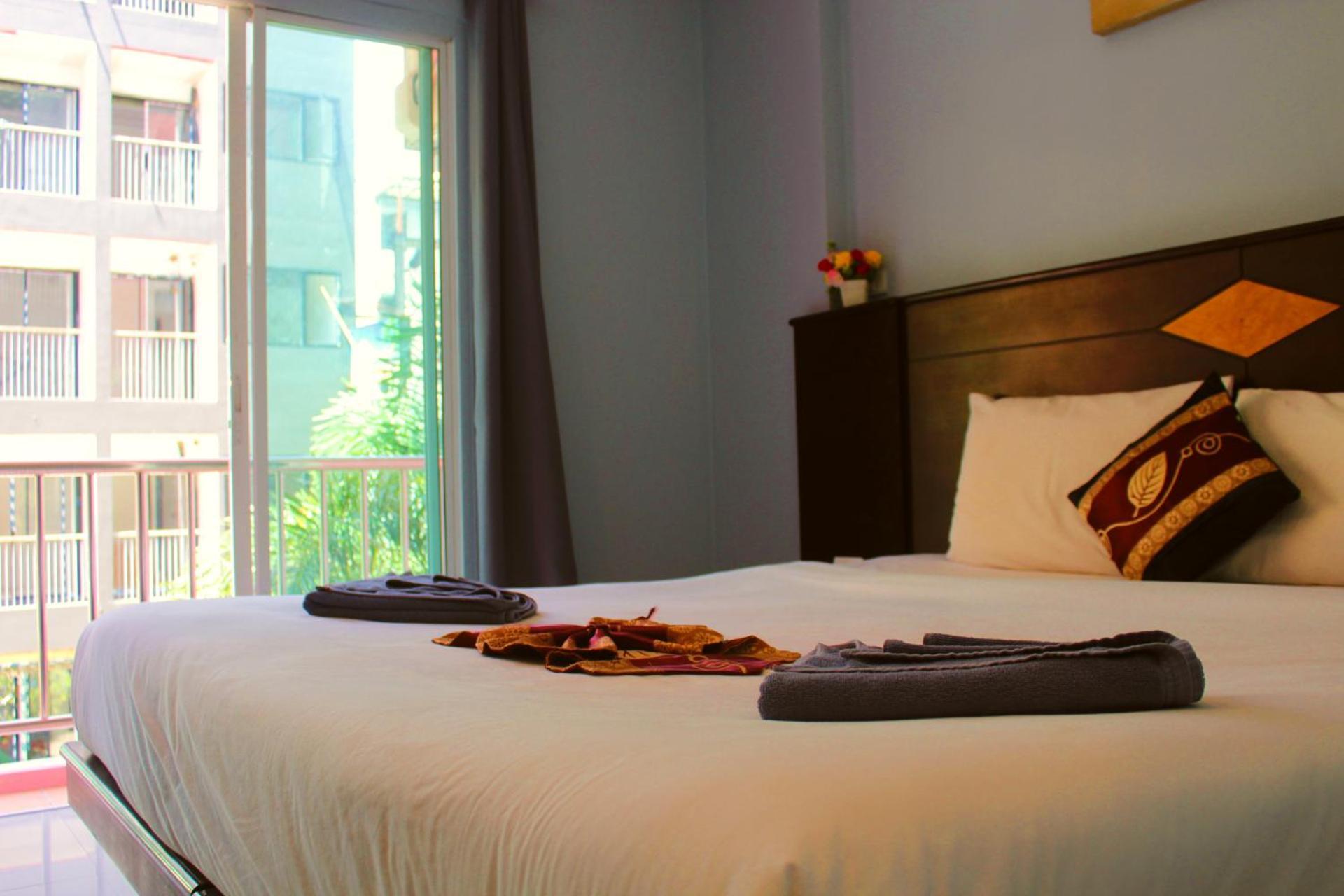 Hollywood Inn Hotel Patong Eksteriør billede